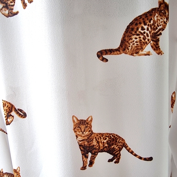 Bengal Semi-Sheer Lightweight Flowy Cat Blouse - Picture 4 of 9